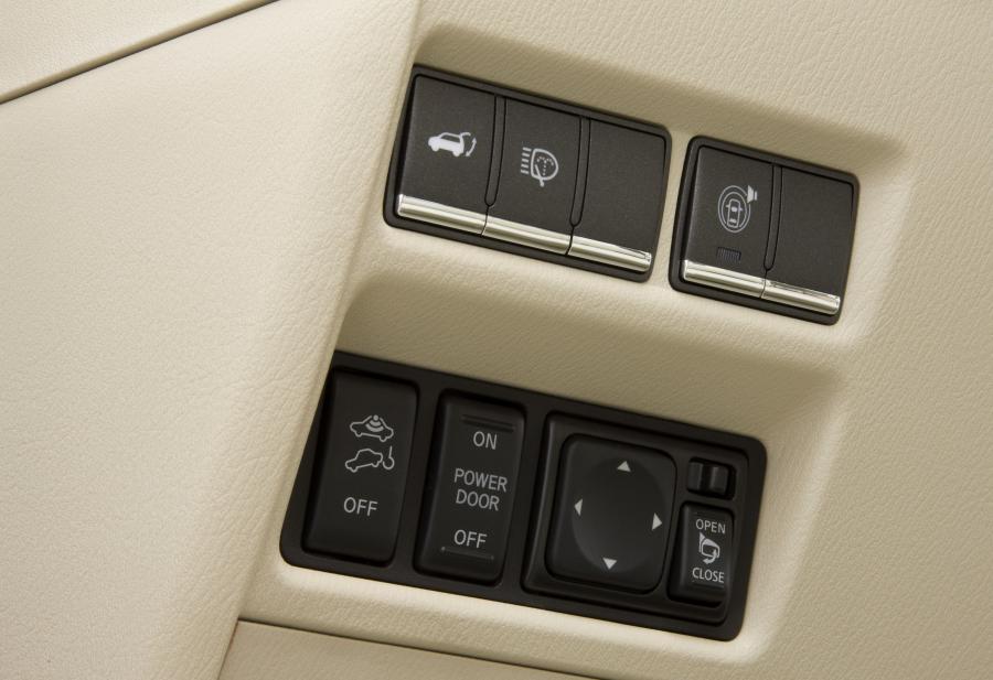  Nissan Patrol 2010 года  (фото 88 из 118)